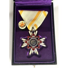 Order of the Sacred Treasure 6th Class in box of issue, post war version