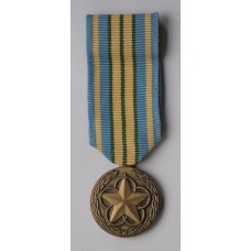 Outstanding Volunteer Service Medal, miniature version
