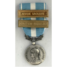 Overseas Service Medal with Arabie Saoudite and Moyen Orient clasps for service in Saudi Arabia and the Middle East