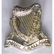 South African Irish Regiment cap badge 
