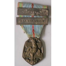 WWII War Commemorative Medal with bars "Allemagne" and "Liberation" 