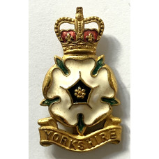 Yorkshire Volunteers officer's gilded and enamel cap badge