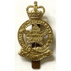 Royal Montreal Regiment Queen's Crown cap badge 