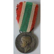 Medal for the Unification of Italy 1848-1918, for the Mothers and Widows of the Fallen, miniature version 
