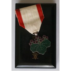Order of the Rising Sun 7th Class in case of issue 