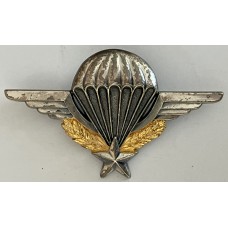Parachutist qualification brevet