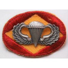 Army Parachute wings on 18th Airborne Corps Artillery HQ oval